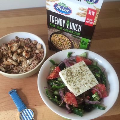 Sałatka a'la grecka i trendy lunch z indykiem Sałatka a'la grecka i trendy lunch z indykiem