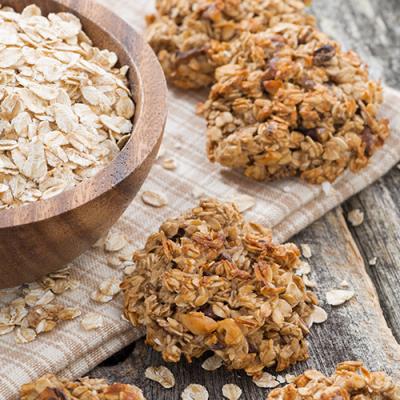 Ciasteczka owsiane z migdałami i śliwkami