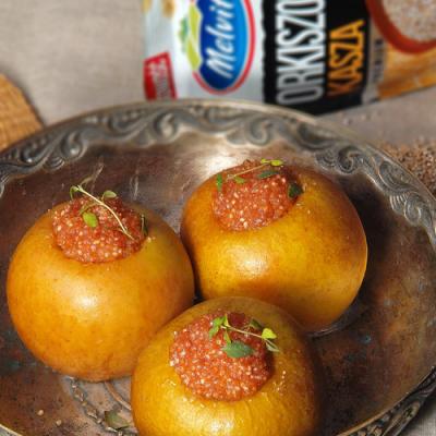 Jabłko pieczone z ananasową kaszą orkiszową