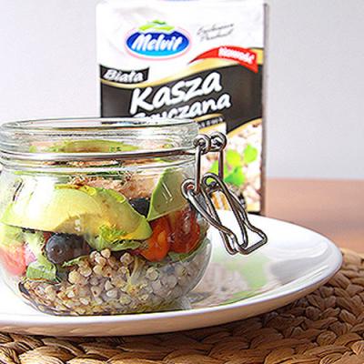 Lunch box idealny do pracy lub jako sałatka na kolację